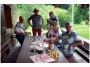 05beim Apero.JPG
